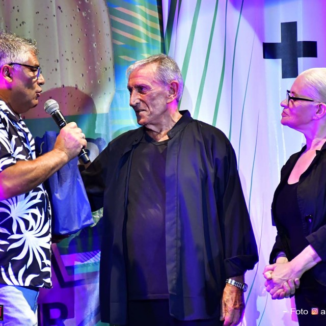 CACHO DE LA CRUZ 010